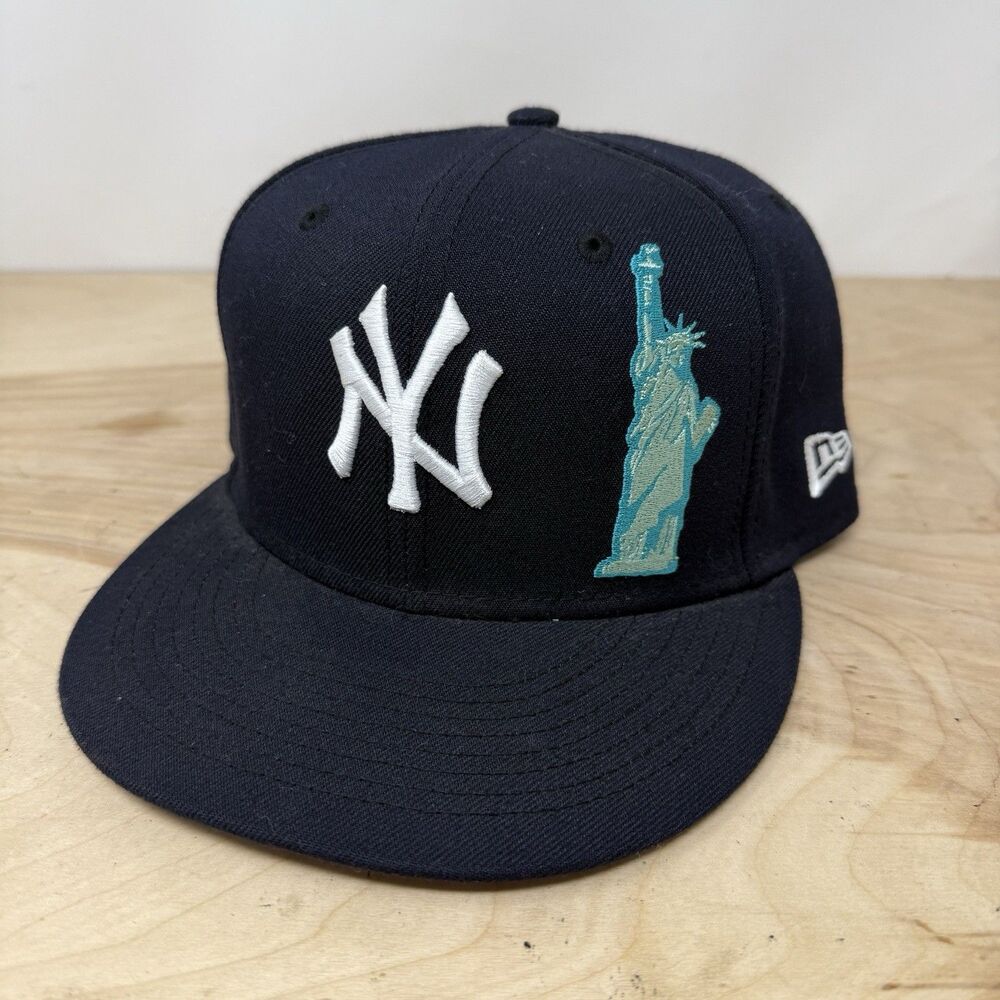 New Era New York Yankees Liberty Big Apple Embroidered Hat MLB Navy 7 3/8 Fitted